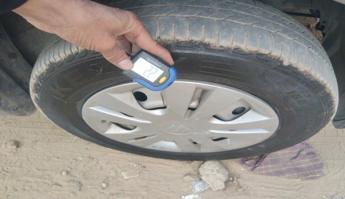 2017 Maruti Swift Dzire LXI (O), Petrol, Manual, 95,137 km, tyre