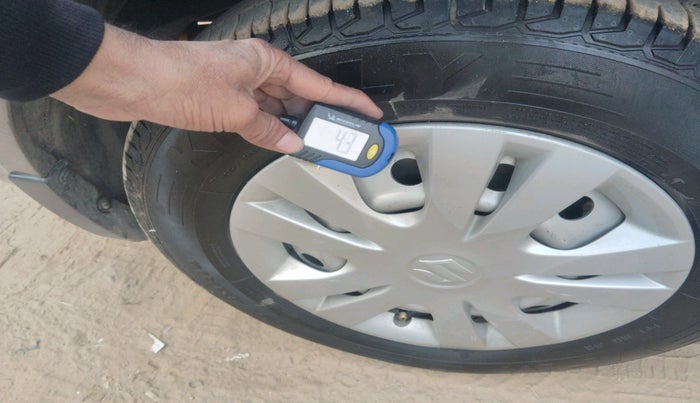 2017 Maruti Swift Dzire LXI (O), Petrol, Manual, 95,137 km, tyre