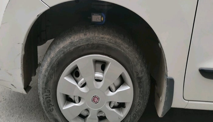 2015 Maruti Wagon R 1.0 LXI, Petrol, Manual, 37,240 km, tyre