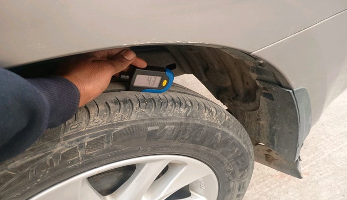 2019 Toyota Innova Crysta 2.4 G 7 STR, Diesel, Manual, 62,381 km, tyre