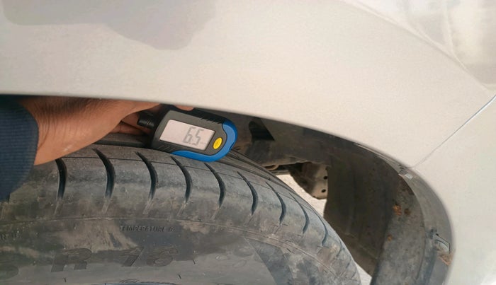 2019 Toyota Innova Crysta 2.4 G 7 STR, Diesel, Manual, 62,381 km, tyre