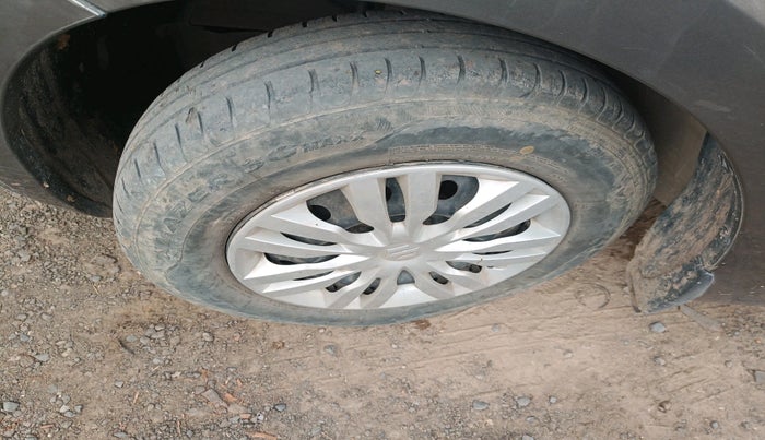 2022 Maruti Dzire VXI, Petrol, Manual, 87,806 km, tyre