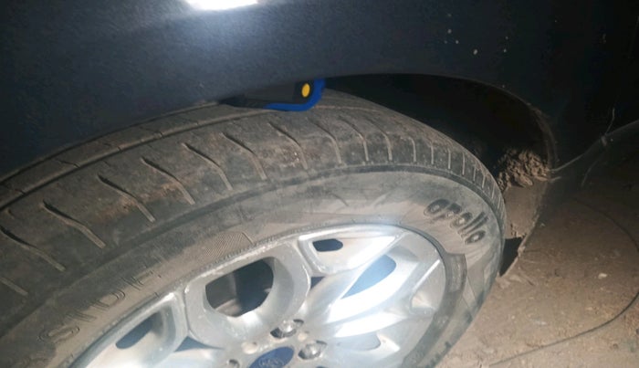 2017 Ford Ecosport TITANIUM 1.5L DIESEL, Diesel, Manual, 1,21,766 km, tyre