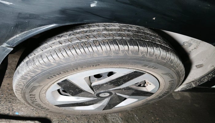 2025 Tata Curvv Smart 1.2 Petrol 6MT, Petrol, Manual, 5,760 km, tyre