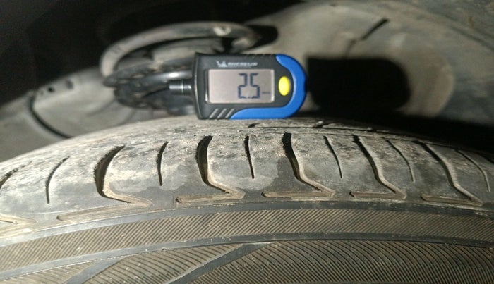 2017 Hyundai Creta SX PLUS AT 1.6 DIESEL, Diesel, Automatic, 1,57,979 km, tyre