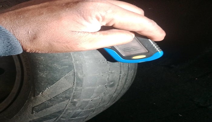 2011 Toyota Etios G, Petrol, Manual, 1,31,368 km, tyre