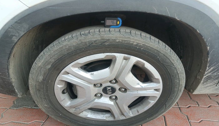 2020 KIA SONET HTX 1.5, Diesel, Manual, 1,02,374 km, tyre