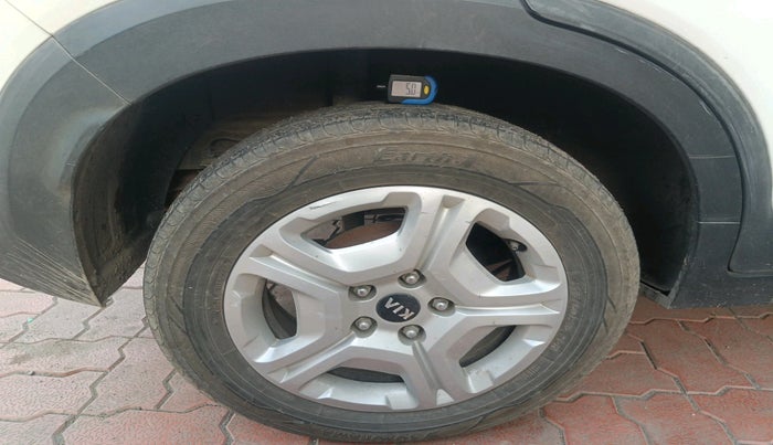 2020 KIA SONET HTX 1.5, Diesel, Manual, 1,02,374 km, tyre