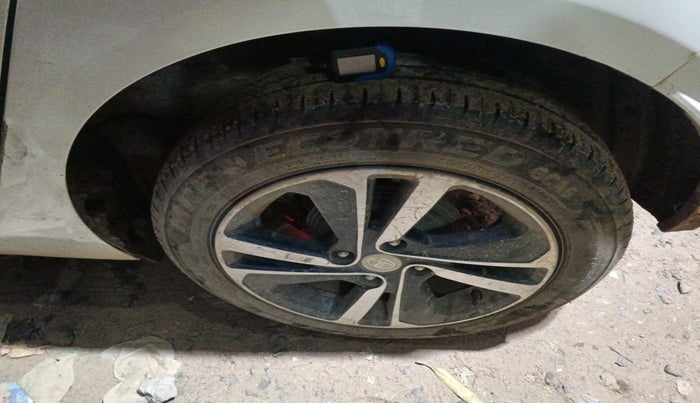 2023 Tata ALTROZ XZ PETROL, Petrol, Manual, 9,434 km, tyre