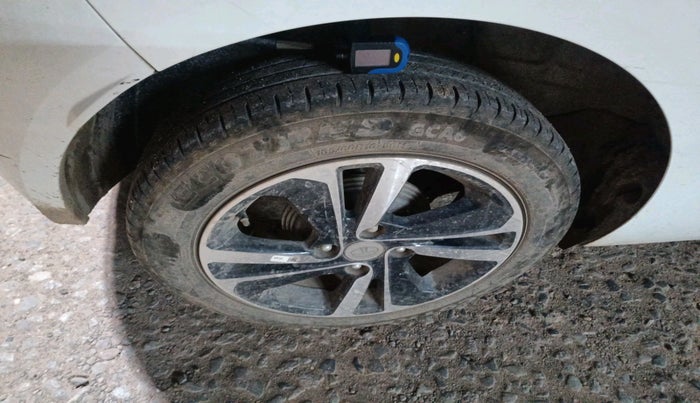 2023 Tata ALTROZ XZ PETROL, Petrol, Manual, 9,434 km, tyre