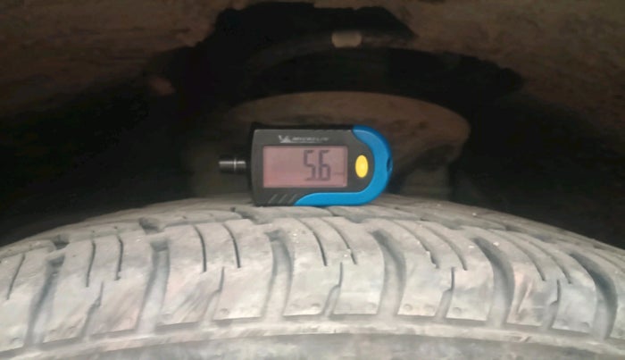 2016 Mahindra XUV500 W8, Diesel, Manual, 1,27,400 km, tyre