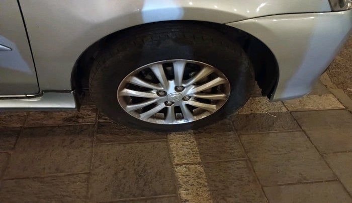 2011 Toyota Etios V, Petrol, Manual, 93,073 km, tyre