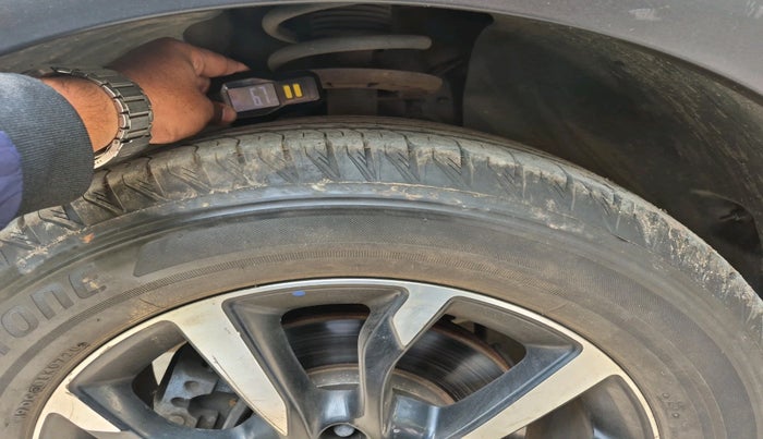 2020 Mahindra XUV500 W11, Diesel, Manual, 68,106 km, tyre