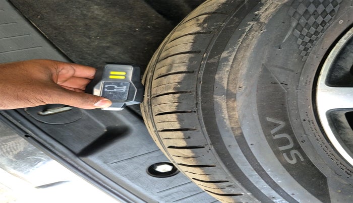 2020 Mahindra XUV500 W11, Diesel, Manual, 68,106 km, tyre