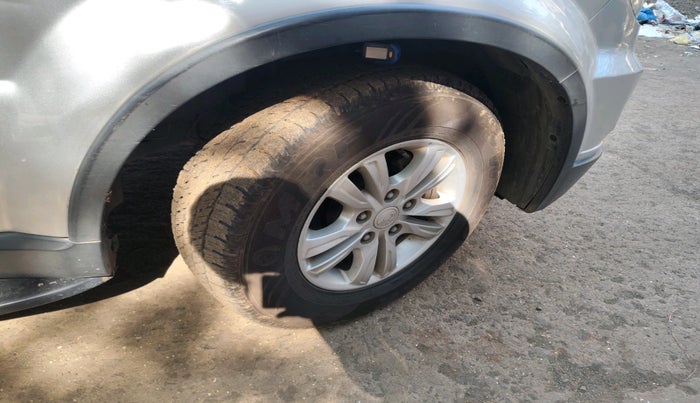 2015 Ssangyong Rexton RX7, Diesel, Automatic, 1,14,051 km, tyre