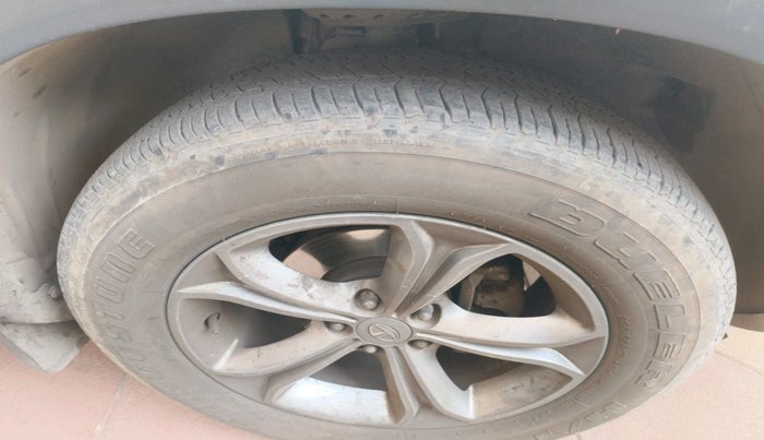 2020 Tata Harrier XZA 2.0L DUAL TONE, Diesel, Automatic, 96,500 km, tyre