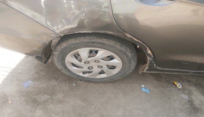 2015 Honda Amaze 1.5L I-DTEC S, Diesel, Manual, 1,55,026 km, tyre