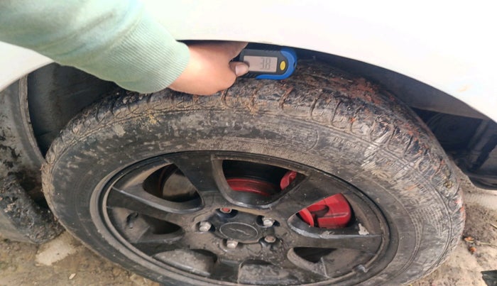 2012 Chevrolet Cruze LTZ AT, Diesel, Automatic, 1,25,356 km, tyre