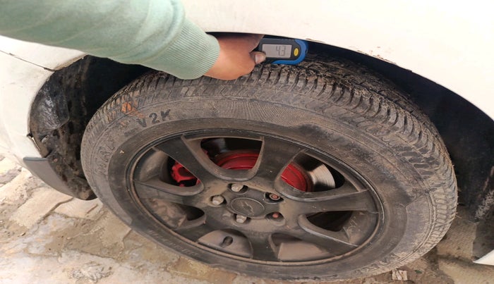 2012 Chevrolet Cruze LTZ AT, Diesel, Automatic, 1,25,356 km, tyre