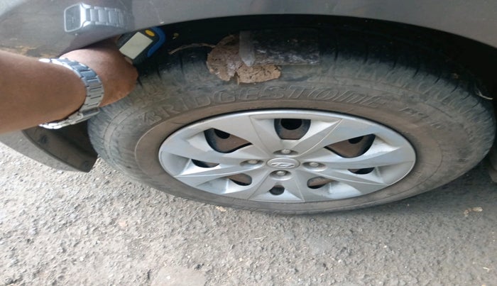 2017 Hyundai Elite i20 MAGNA 1.2, Petrol, Manual, 75,897 km, tyre