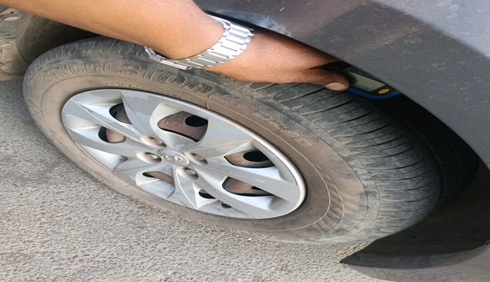 2017 Hyundai Elite i20 MAGNA 1.2, Petrol, Manual, 75,897 km, tyre