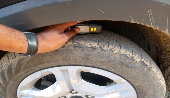 2022 KIA SONET HTK PLUS 1.2, Petrol, Manual, 1,20,338 km, tyre