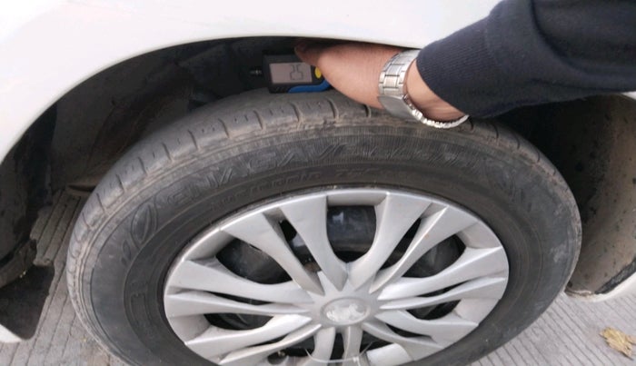 2016 Renault Kwid RXT 0.8, Petrol, Manual, 71,087 km, tyre