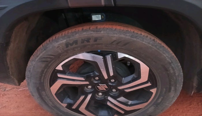 2024 Maruti BREZZA ZXI + SMART HYBRID, Petrol, Manual, 58,005 km, tyre