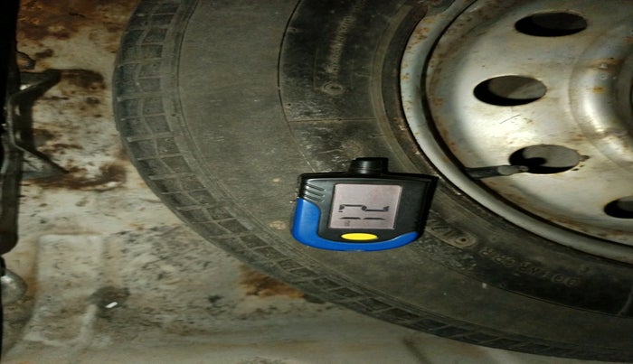 2011 Maruti Swift Dzire LXI, Petrol, Manual, 98,863 km, tyre