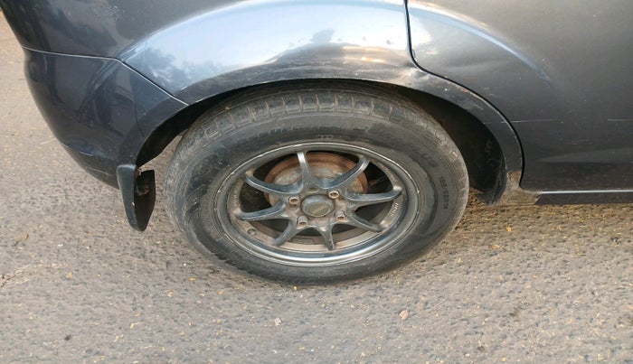 2010 Ford Figo ZXI 1.2 PETROL, Petrol, Manual, 67,392 km, tyre