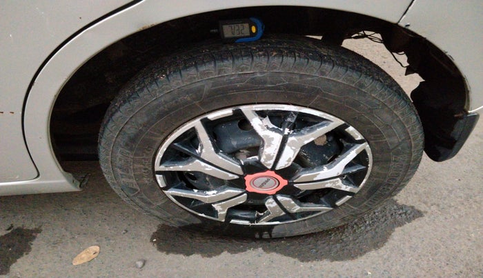 2018 Maruti Wagon R 1.0 LXI CNG, Petrol, Manual, 1,11,980 km, tyre