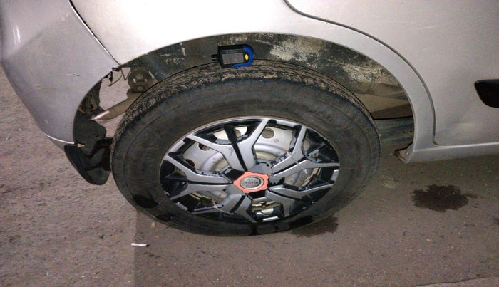 2018 Maruti Wagon R 1.0 LXI CNG, Petrol, Manual, 1,11,980 km, tyre