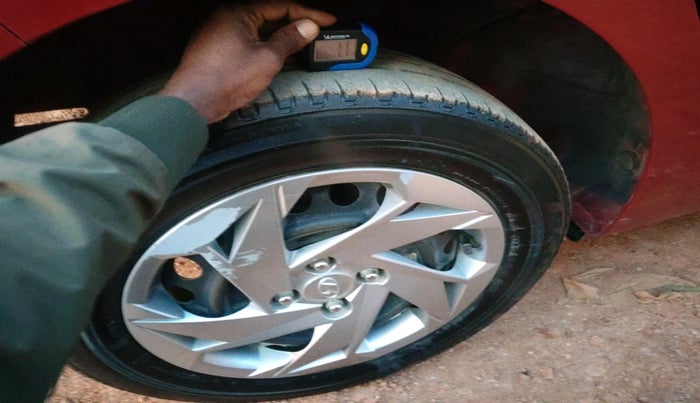 2020 Hyundai NEW I20 MAGNA 1.2 MT, Petrol, Manual, 39,599 km, tyre