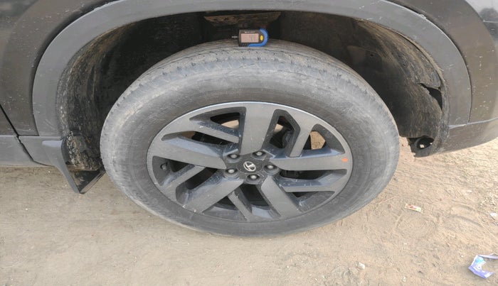 2021 Tata Harrier XZA PLUS 2.0L DARK EDITION, Diesel, Automatic, 65,658 km, tyre