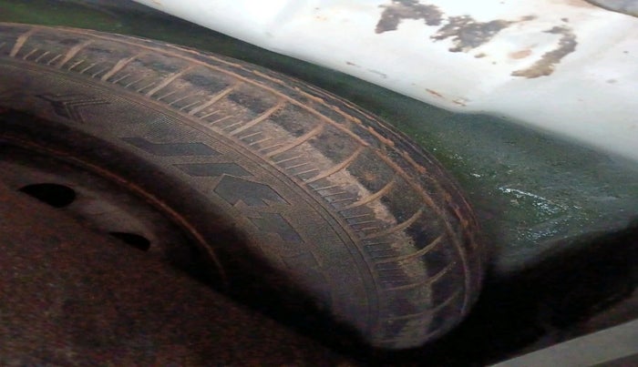 2013 Hyundai i10 MAGNA 1.1, Petrol, Manual, 99,992 km, tyre