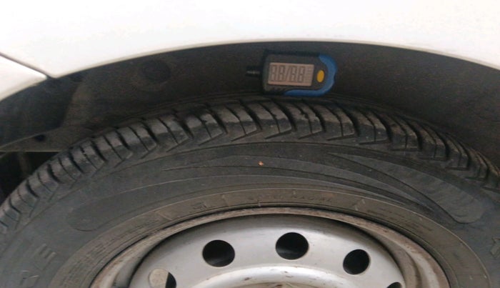 2013 Hyundai i10 MAGNA 1.1, Petrol, Manual, 99,992 km, tyre