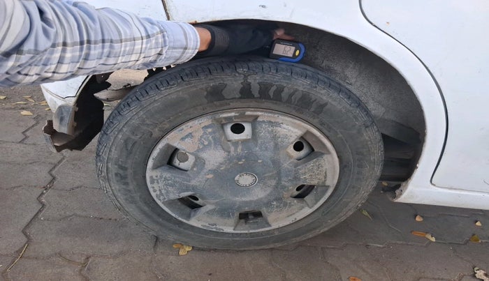 2011 Maruti Wagon R 1.0 LXI CNG, Petrol, Manual, 1,07,513 km, tyre