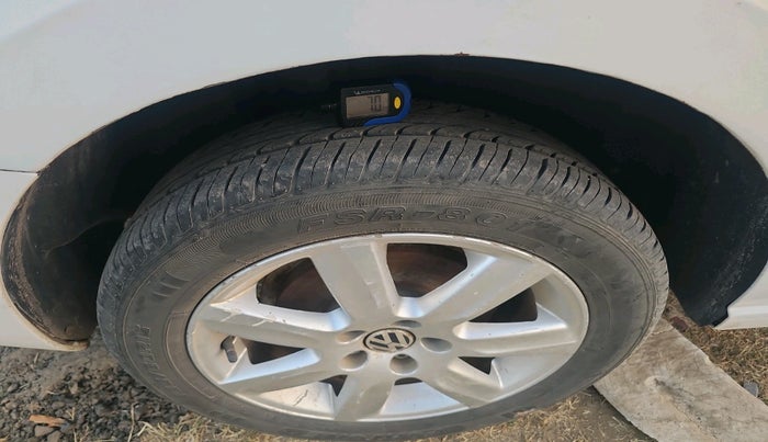 2011 Volkswagen Vento HIGHLINE DIESEL 1.6, Diesel, Manual, 1,54,689 km, tyre