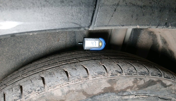 2023 Maruti BREZZA LXI SMART HYBRID, Petrol, Manual, 60,543 km, tyre