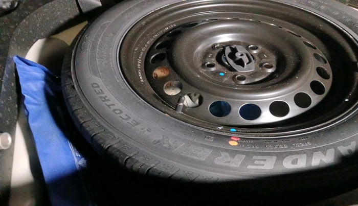 2023 Maruti BREZZA LXI SMART HYBRID, Petrol, Manual, 60,543 km, tyre