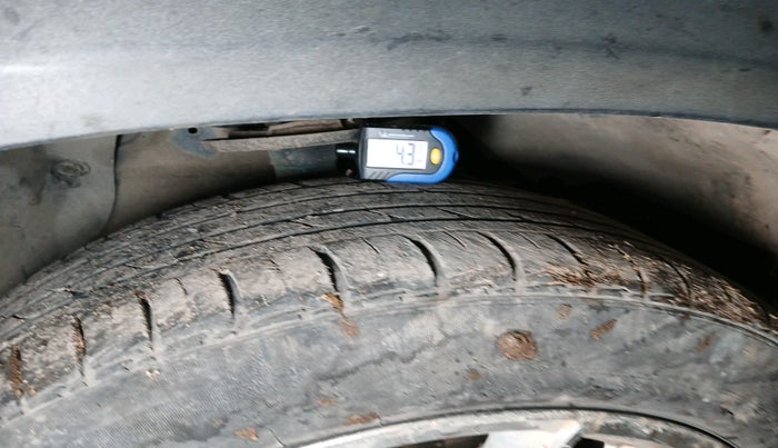 2023 Maruti BREZZA LXI SMART HYBRID, Petrol, Manual, 60,543 km, tyre