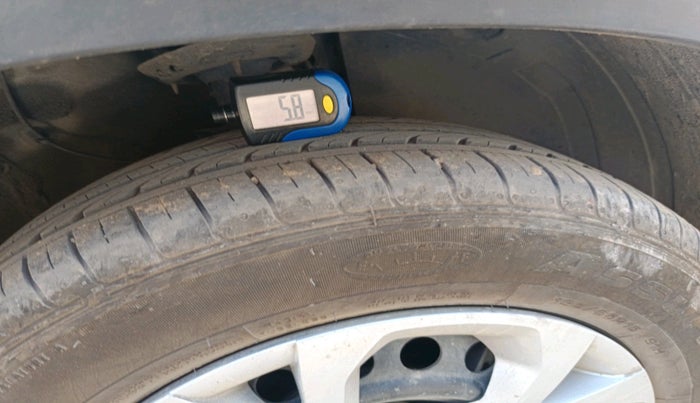 2022 KIA SONET HTE 1.2, Petrol, Manual, 66,033 km, tyre