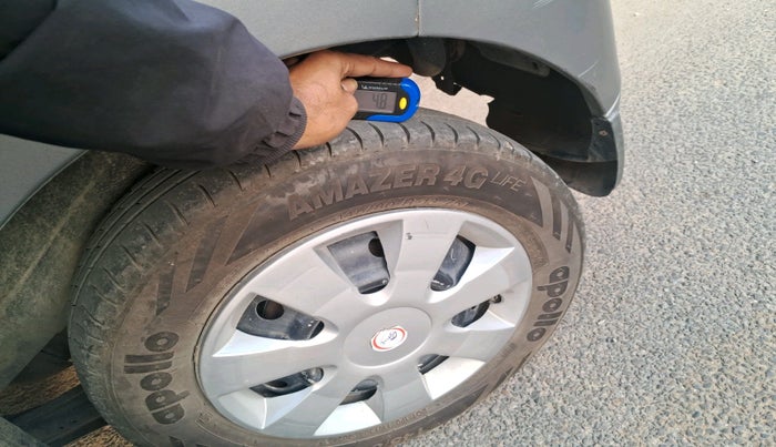 2017 Maruti Wagon R 1.0 LXI, Petrol, Manual, 48,121 km, tyre