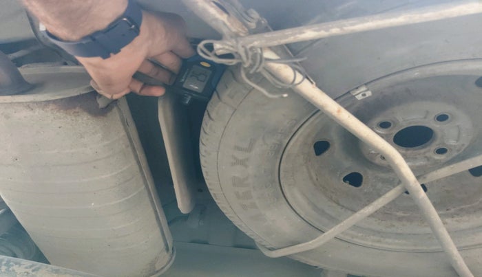 2017 Maruti Eeco 5 STR WITH A/C+HTR, Petrol, Manual, 53,041 km, tyre