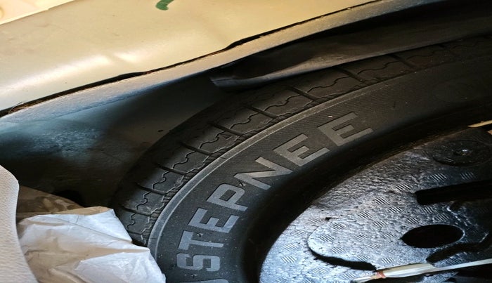 2024 Mahindra XUV 3XO AX7 1.5 Turbo Diesel Autoshift Plus, Diesel, Automatic, 34,274 km, tyre