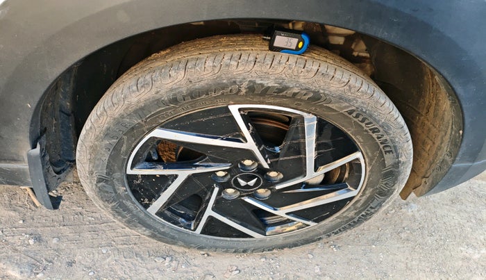 2024 Mahindra XUV 3XO AX7 1.5 Turbo Diesel Autoshift Plus, Diesel, Automatic, 34,274 km, tyre