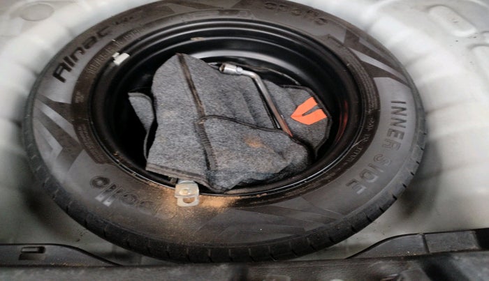 2022 Hyundai VENUE S(O) 1.2, Petrol, Manual, 71,219 km, tyre