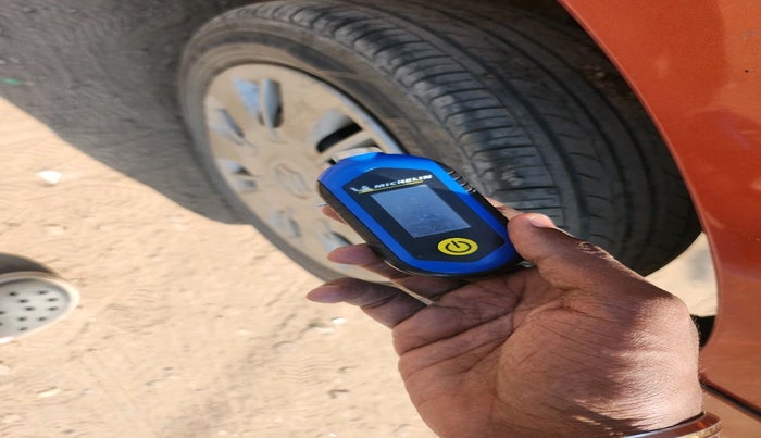 2013 Maruti Zen Estilo VXI, Petrol, Manual, 49,039 km, tyre