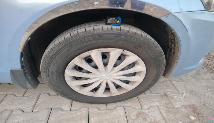 2015 Maruti Swift Dzire VXI, Petrol, Manual, 1,24,976 km, tyre