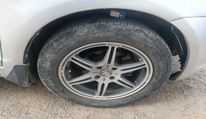 2010 Maruti Swift VDI, Diesel, Manual, 1,10,000 km, tyre